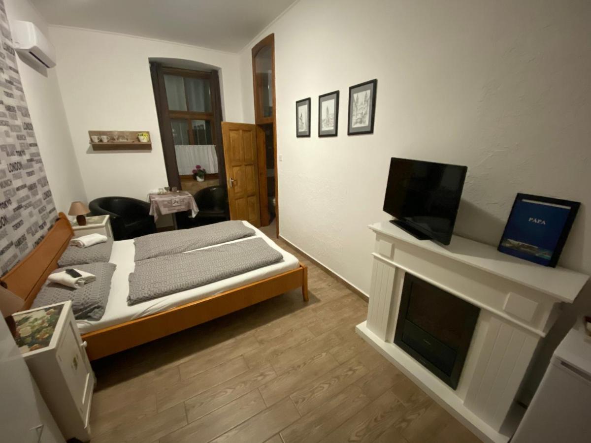 Anna Apartman Pápa Dış mekan fotoğraf